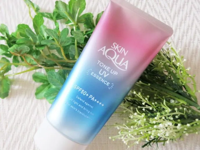 Review kem chống nắng Skin Aqua Tone Up: Nâng tông, kiềm dầu có tốt?