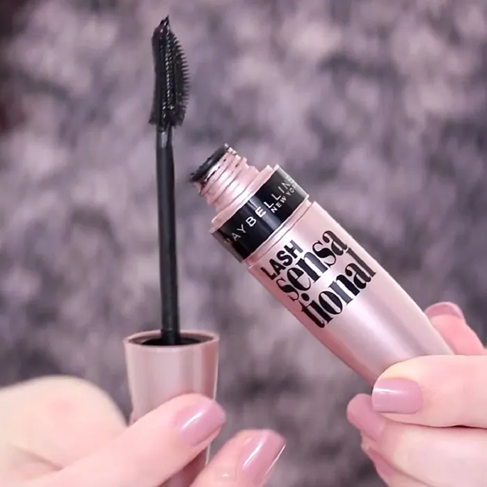 Review mascara Maybelline Lash Sensational: có tốt như lời đồn?