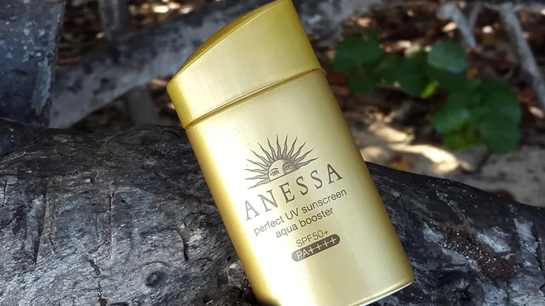 Review kem chống nắng Anessa Perfect UV Sunscreen Aqua