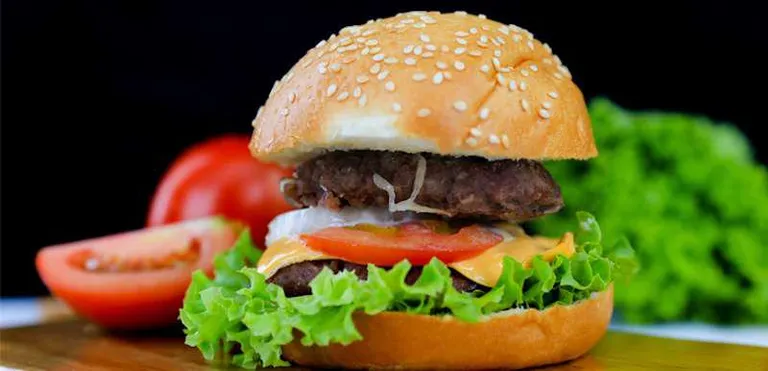 Thưởng thức món hamburger tại nhà hợp khẩu vị nhất
