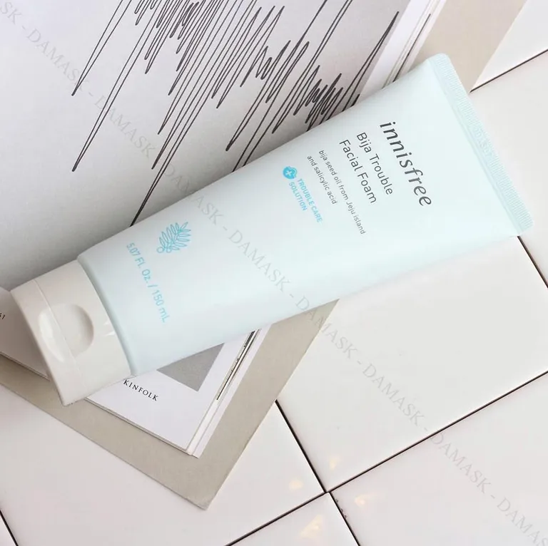 Sữa rửa mặt Innisfree Bija Trouble Facial Foam