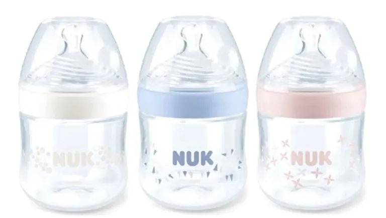 Bình sữa Nuk với thiết kế núm ti dẹt độc đáo