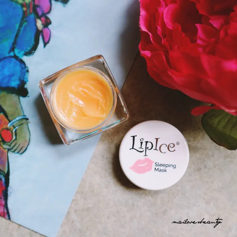 Thiết kế son dưỡng môi Burt’s Bee màu vàng vintage