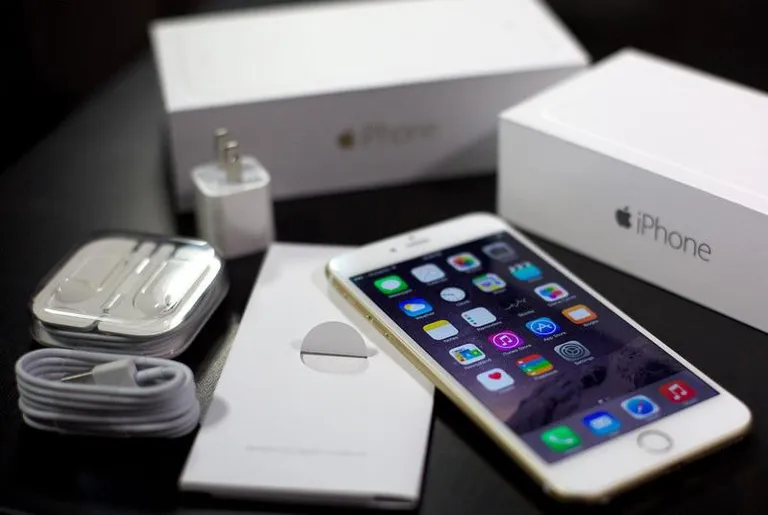 Khả năng chống nước vượt trội của điện thoại với các thiết bị phụ kiện đi kèm khiến người dùng thích thú.