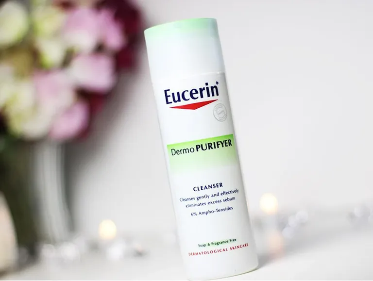 Sữa rửa mặt trị mụn Eucerin