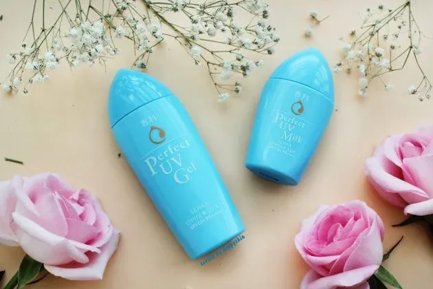 Cách chấm đều kem chống nắng Senka lên mặt