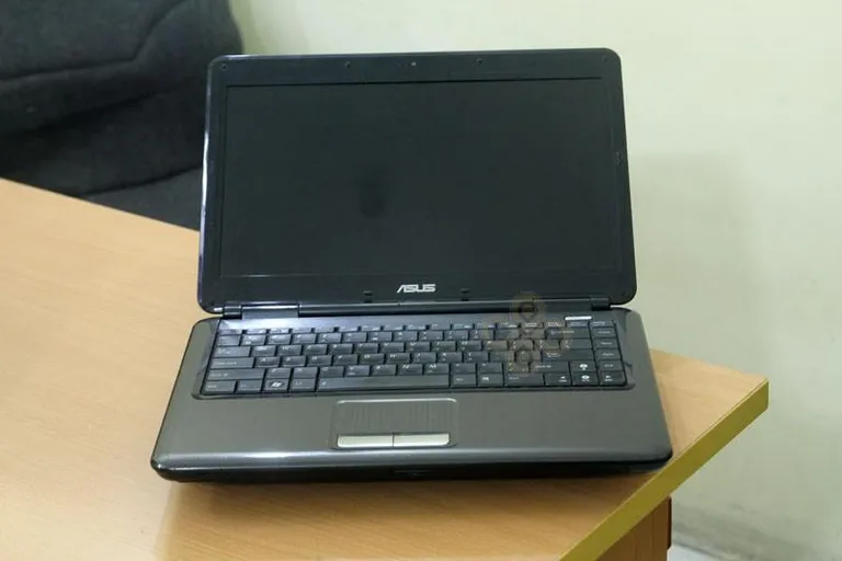 Laptop Asus K40IN