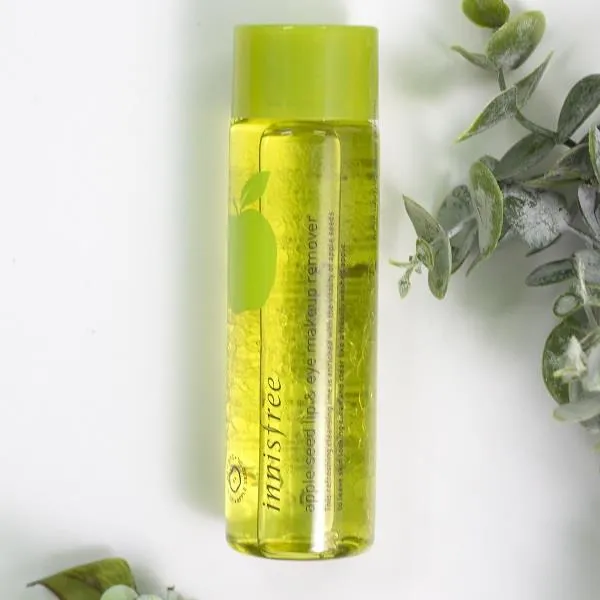 Hiệu quả làm sạch lớp trang điểm và bụi bẩn