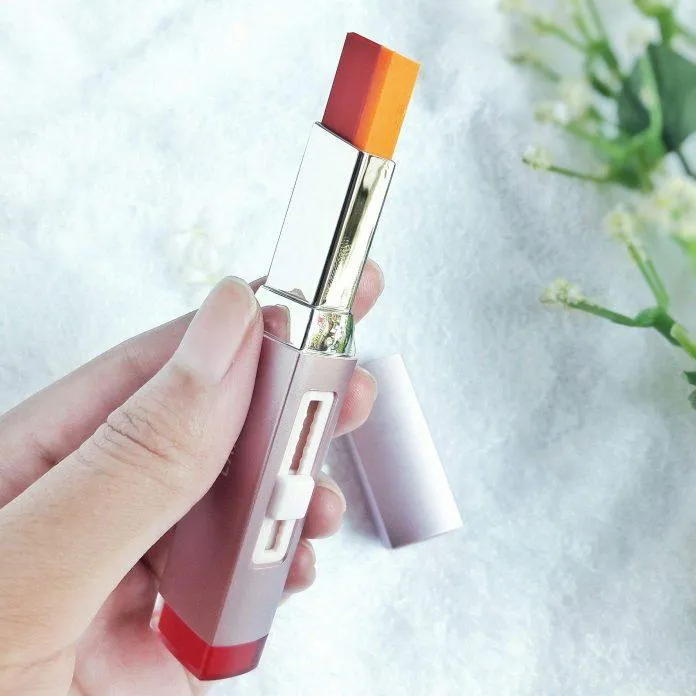 Bao bì thanh lịch của Laneige Two Tone Matte Lip Bar