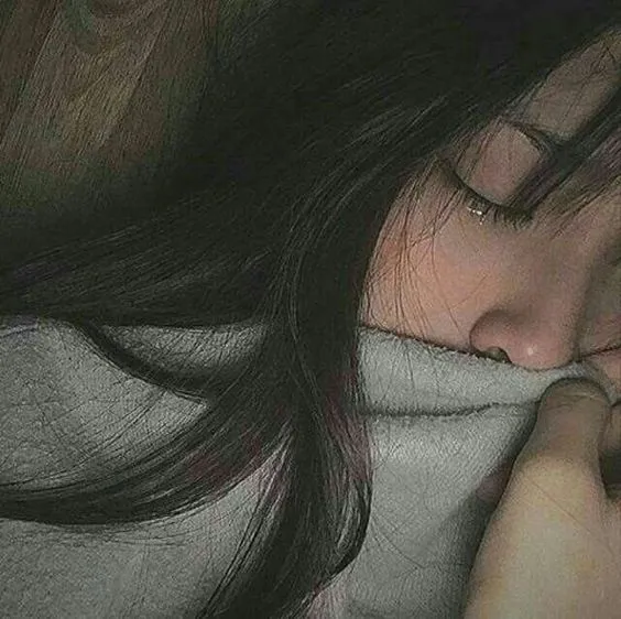 Cô gái khóc một mình