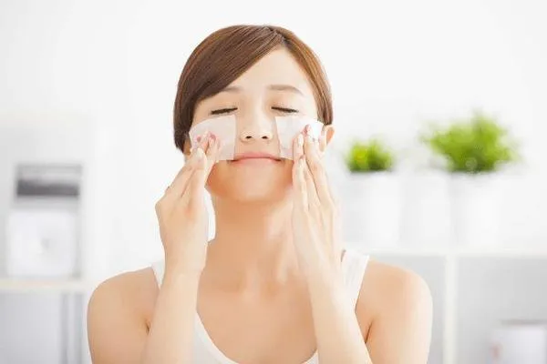 Top 5 giấy thấm dầu tốt nhất, chị em tự tin tỏa sáng