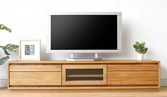 So sánh kệ tivi gỗ tự nhiên và kệ tivi gỗ công nghiệp: Nên chọn loại nào?