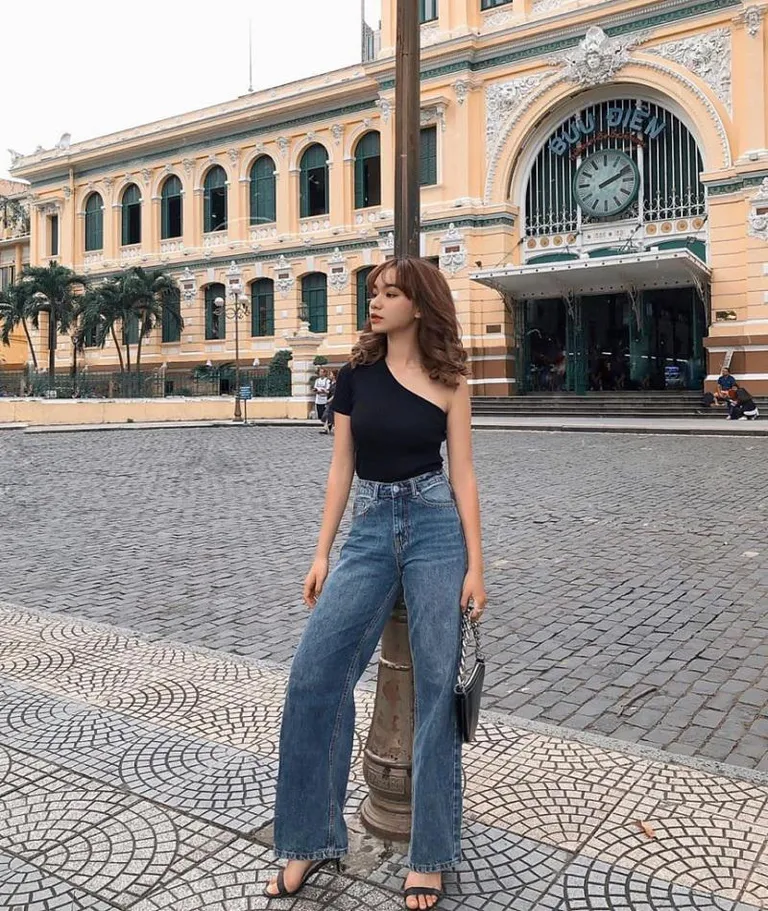 Quần jean ống rộng mix áo phông